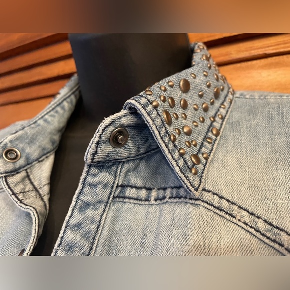 Women's Harley Davidson Distressed Studded Snapper Denim Shirt - Picture 7 of 8